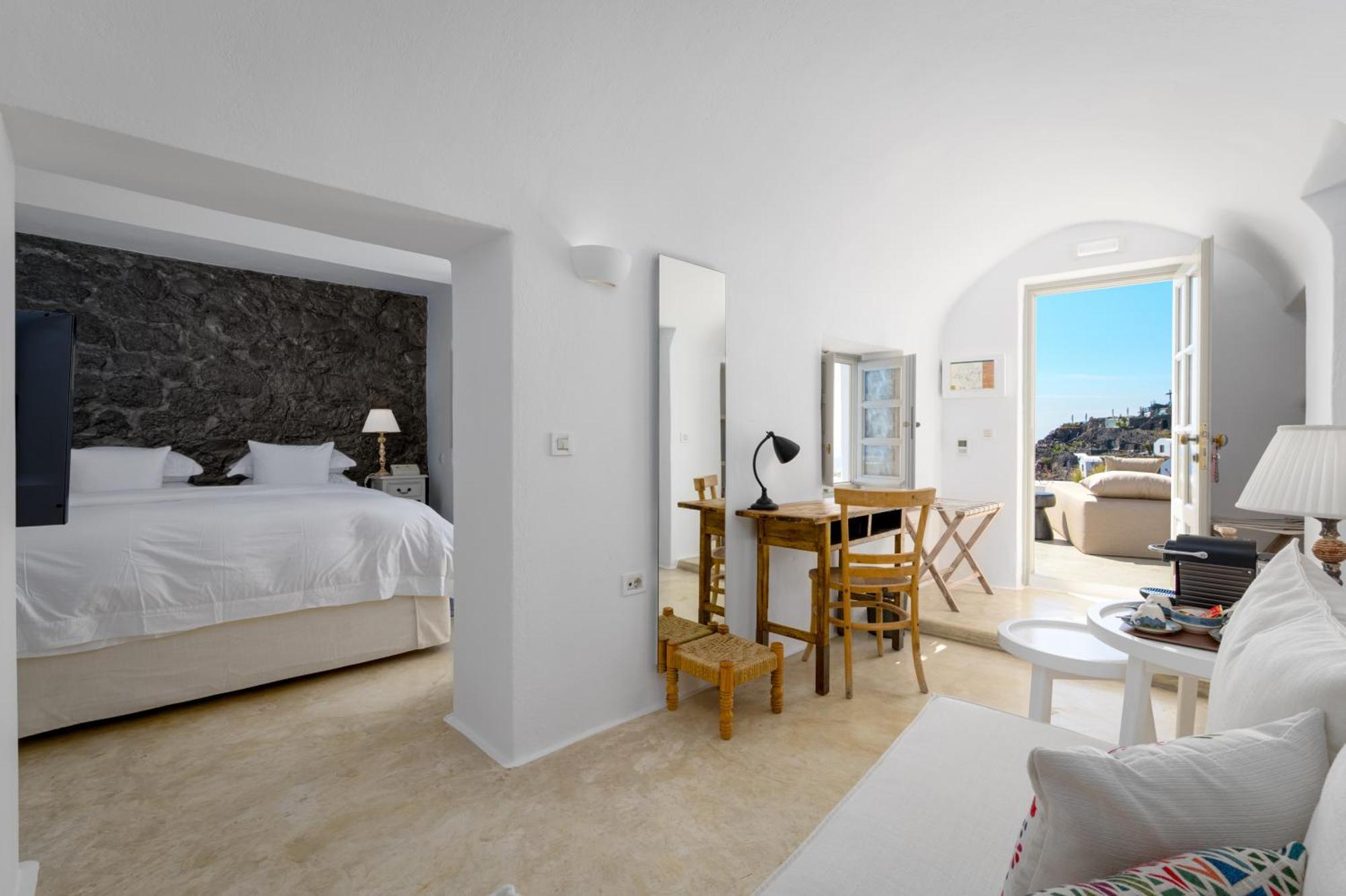 Iconic Santorini, A Boutique Cave Hotel By Sandglass Imerovigli  Room photo