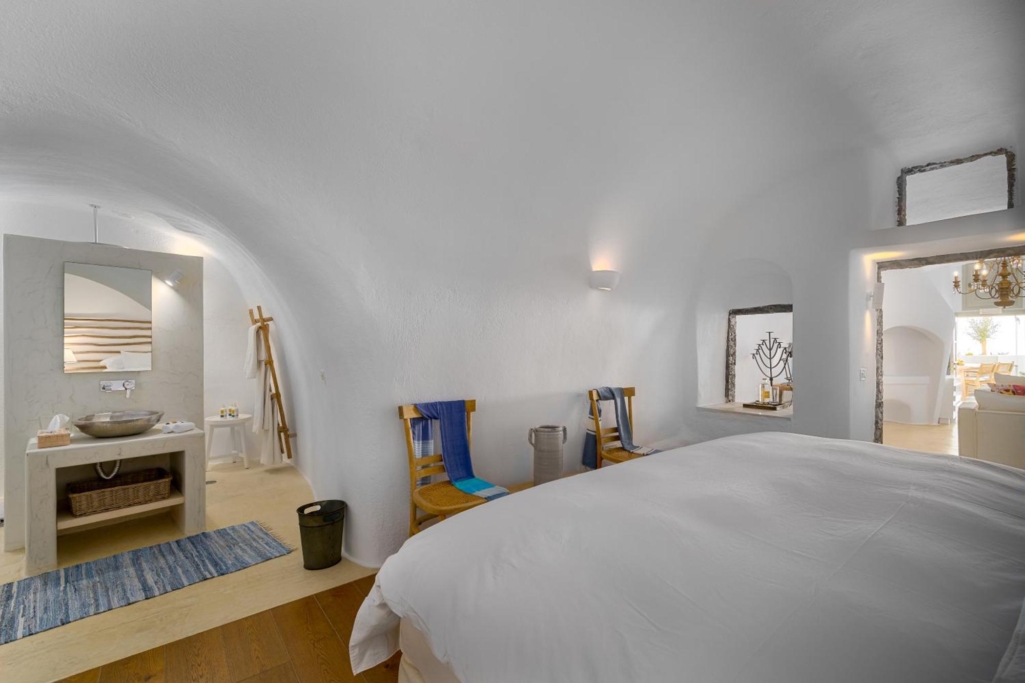 Iconic Santorini, A Boutique Cave Hotel By Sandglass Imerovigli  Room photo